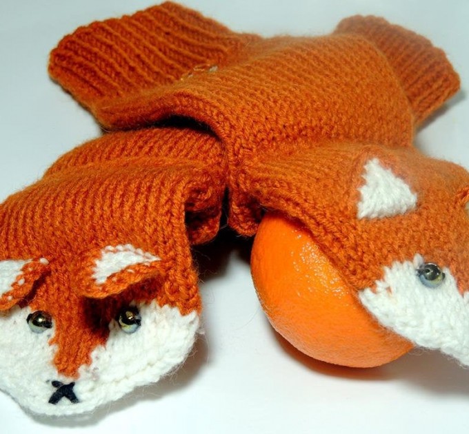 Knitted fingerless fox mittens with pocket