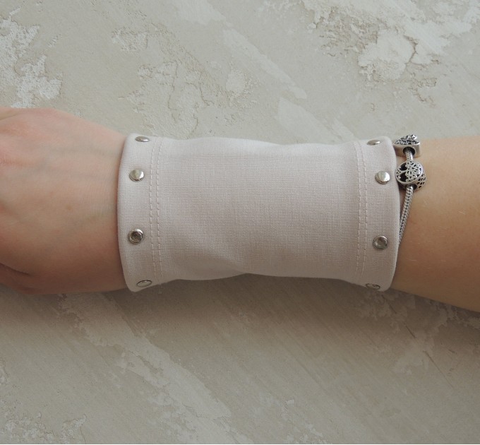 Fabric nude bracelet with metal drops