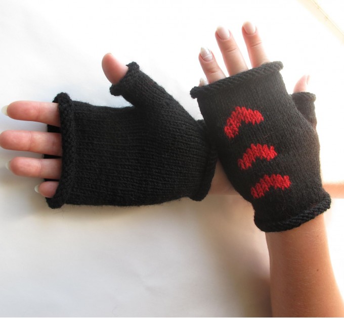 Black fingerless mittens with hearts