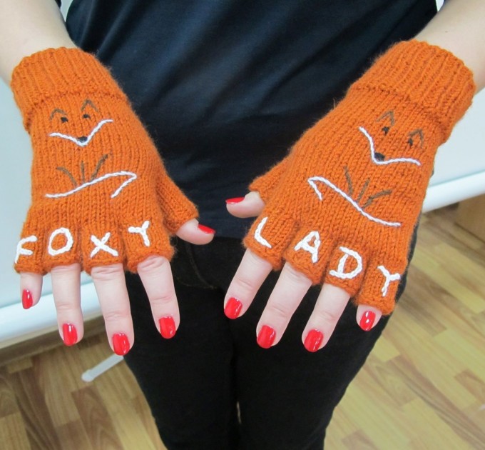 Fingerless mittens foxy lady